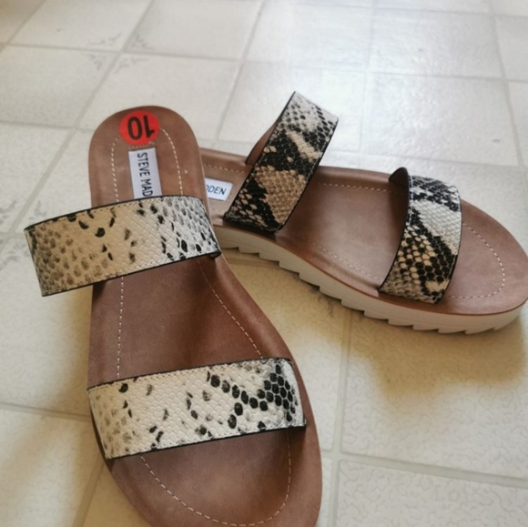 Size 10 Sandals - Picture 3 of 4